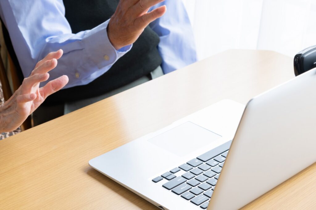 【介護施設】オンライン面談ツール5選！導入方法から面会までの流れも徹底解説！