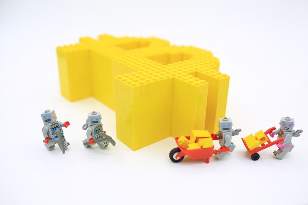 介護ロボットの価格・導入費用相場は？話題のソワン・HALの機能解説付き