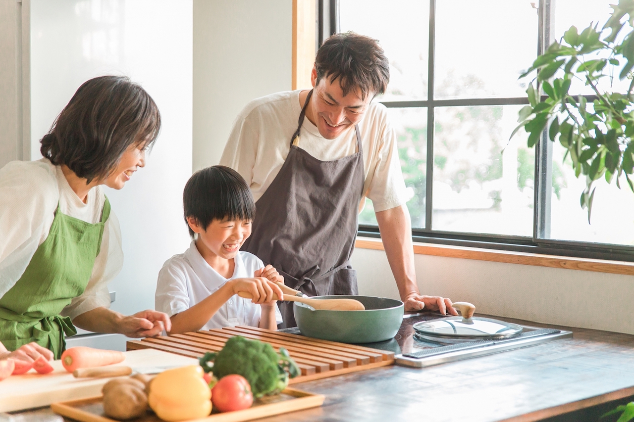 家族で料理